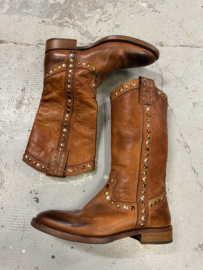 2000s Dolce & Gabbana Studded Brown Leather Boots - Image 2