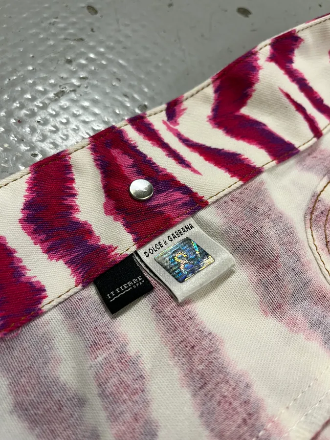 2000s Dolce & Gabbana Tiger Stripes White & Fuschia Jacket - Image 12