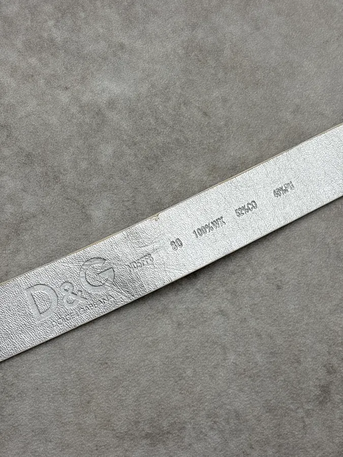 2000s Dolce & Gabbana White Leather Strawberry Belt - Image 9