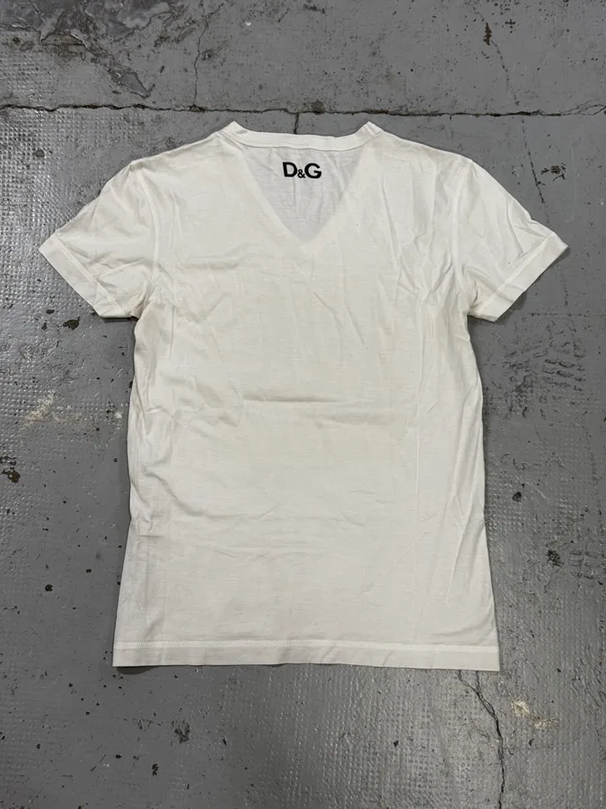 2000s Dolce & Gabbana White Télémaque & Eucharis V-Neck T-Shirt - Image 4