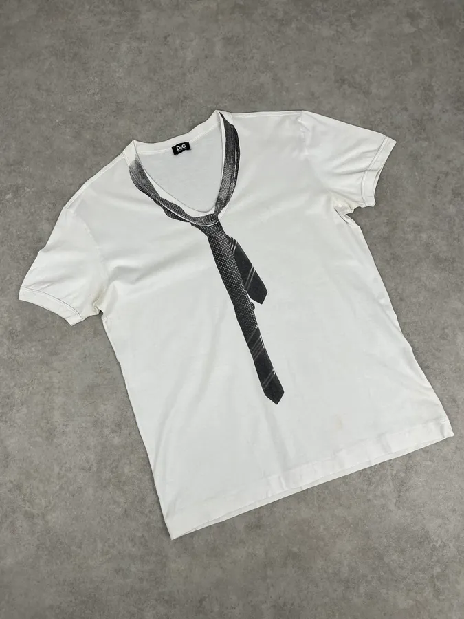 2000s Dolce & Gabbana White Tie Trompe Loeil T-Shirt - Image 4
