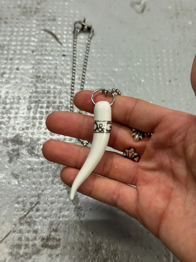2000s Dolce & Gabbana White Tooth Ball Chain Necklace - Image 3