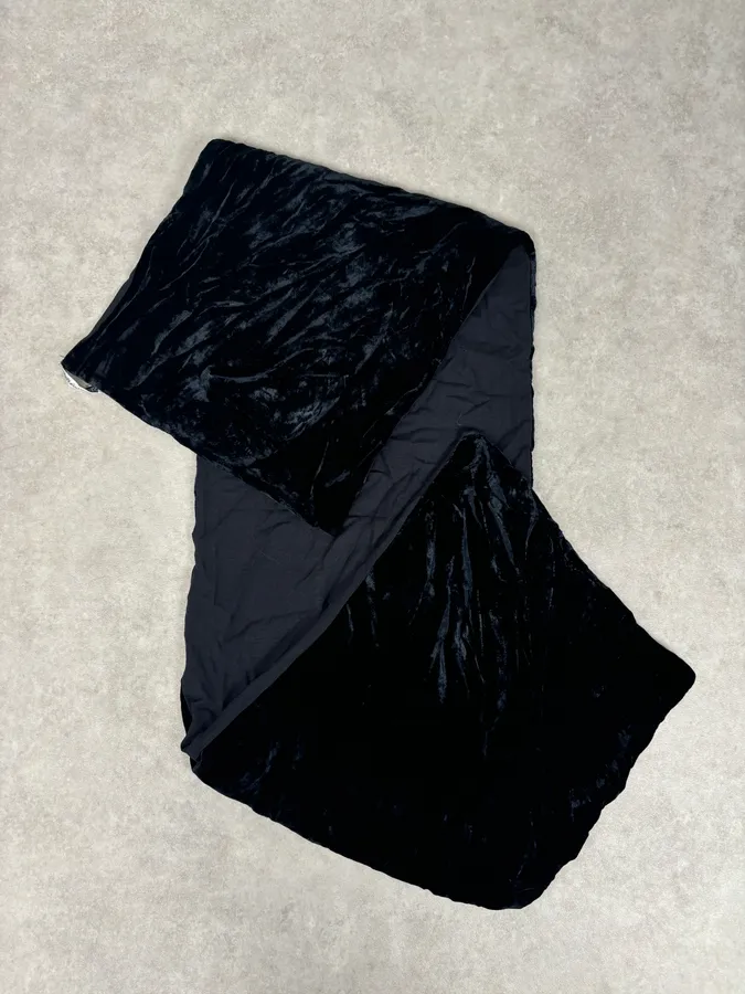 2000s Emporio Armani Black Classy Velvet Scarf - Image 2