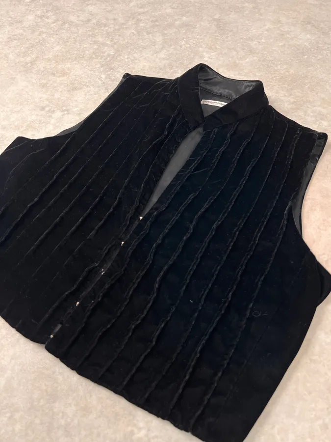 2000s Emporio Armani Black Velvet Vest - Image 4