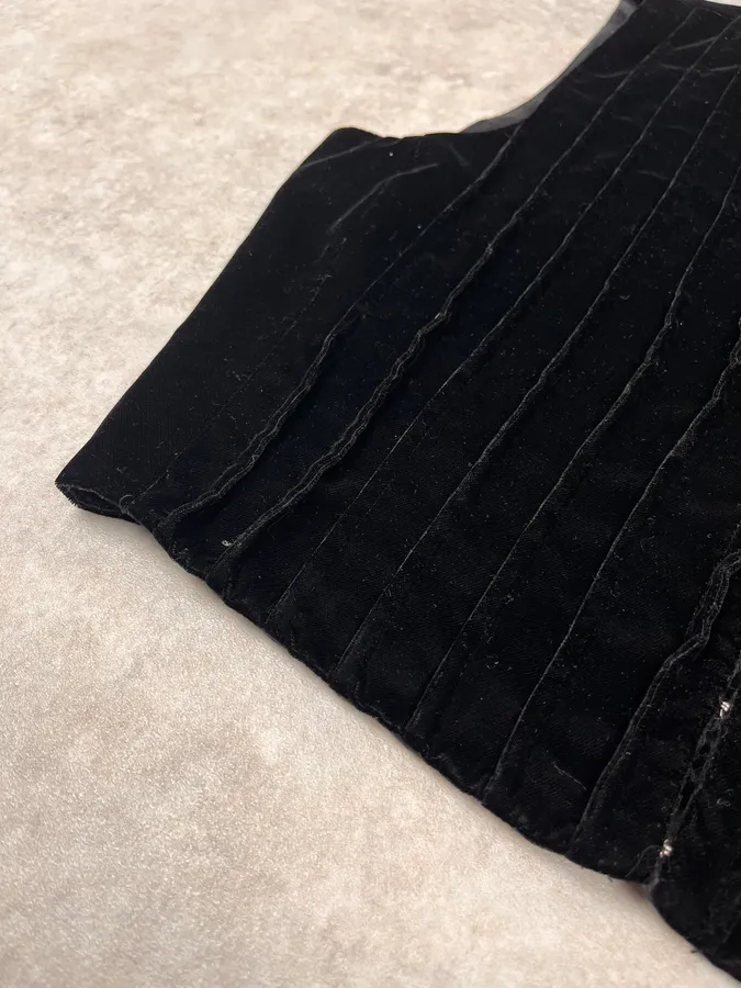 2000s Emporio Armani Black Velvet Vest - Image 6
