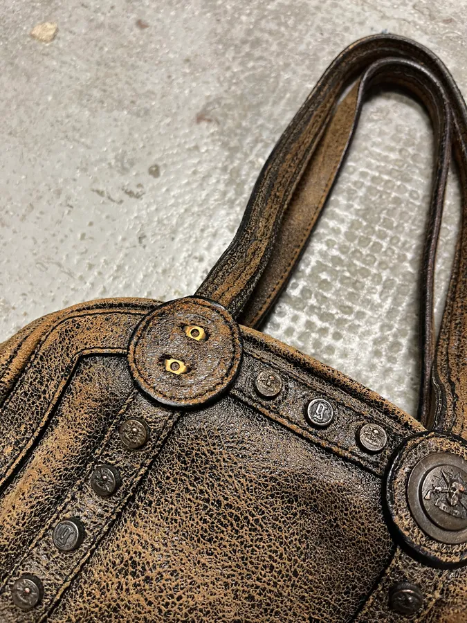 2000s Galliano Brown Cracked Leather Money Handle Bag - Image 7