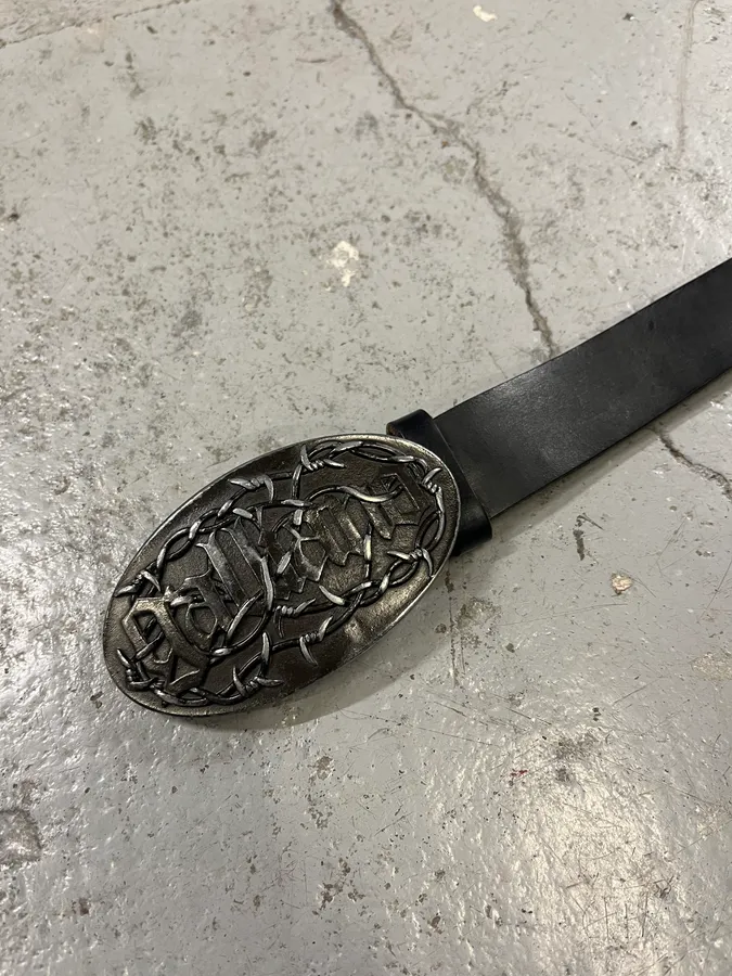 2000s Galliano Wire Buckle Black Leather Belt - Image 6