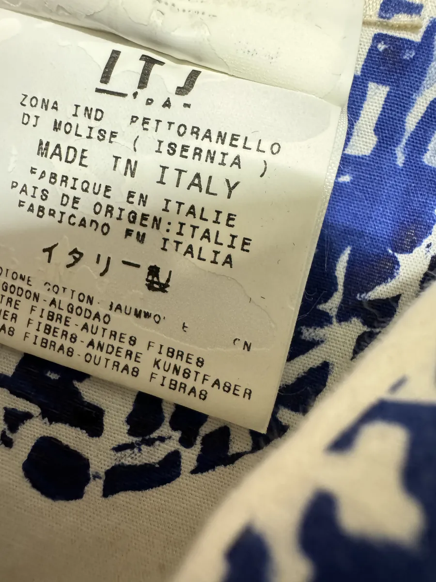 2000s Gianfranco Ferré White & Blue Script Short Sleeves Shirt - Image 11