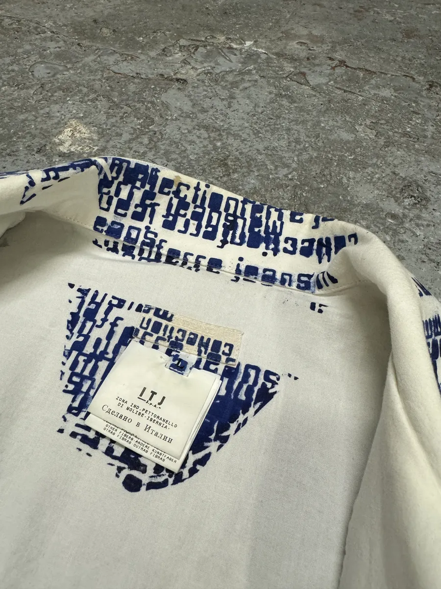 2000s Gianfranco Ferré White & Blue Script Short Sleeves Shirt - Image 6