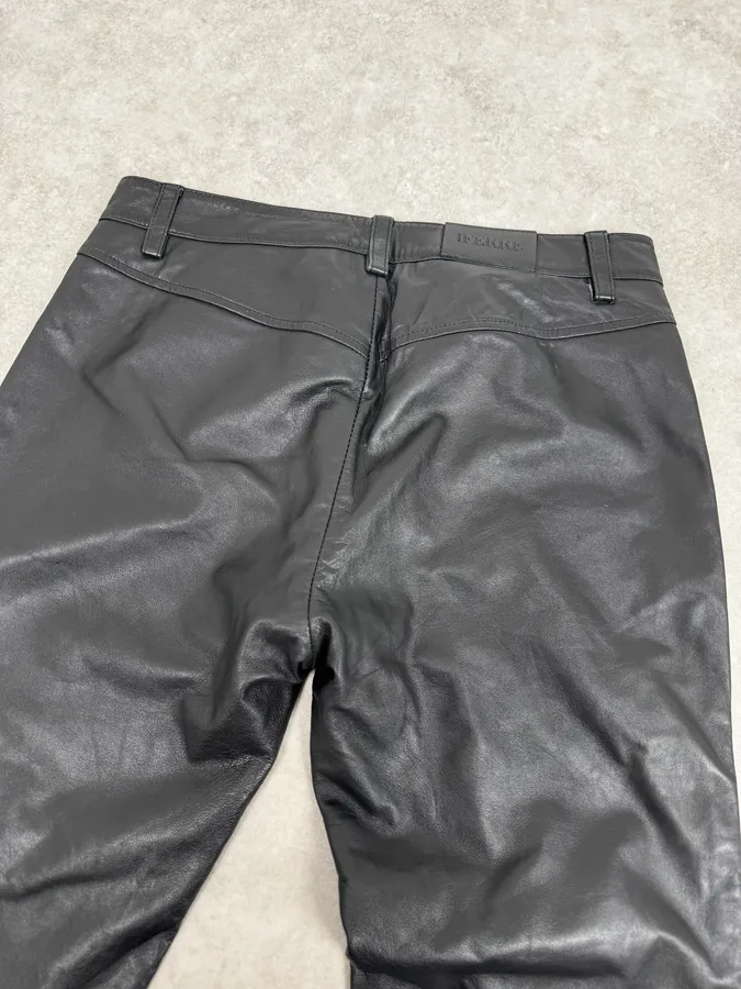 2000s Gianfranco Ferré Black Leather Pants - Image 7