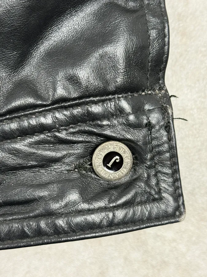 2000s Gianfranco Ferré Black Leather Trucker Jacket - Image 9