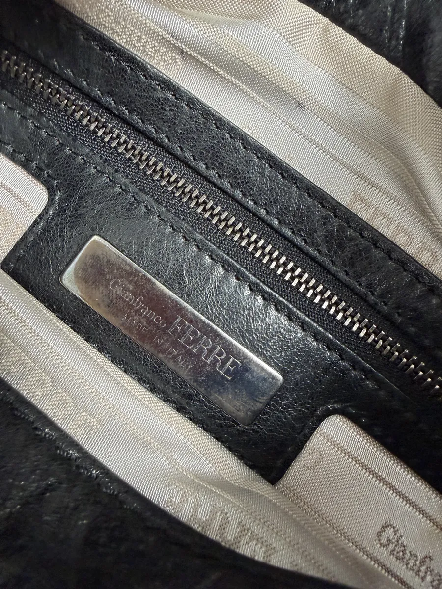 2000s Gianfranco Ferré Black Premium Curved Leather Bag - Image 11