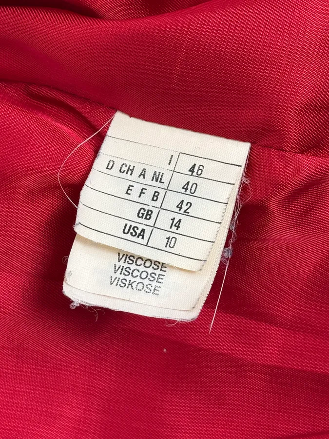 2000s Gianfranco Ferré Fur Collar Red Leather Puffer Vest - Image 10