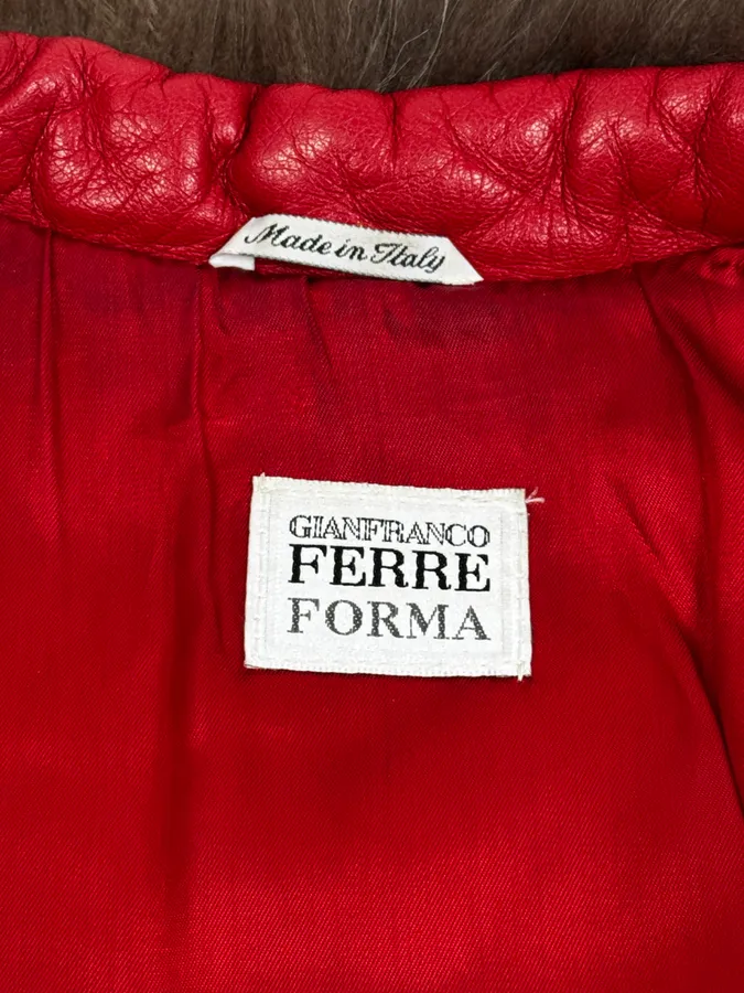 2000s Gianfranco Ferré Fur Collar Red Leather Puffer Vest - Image 8