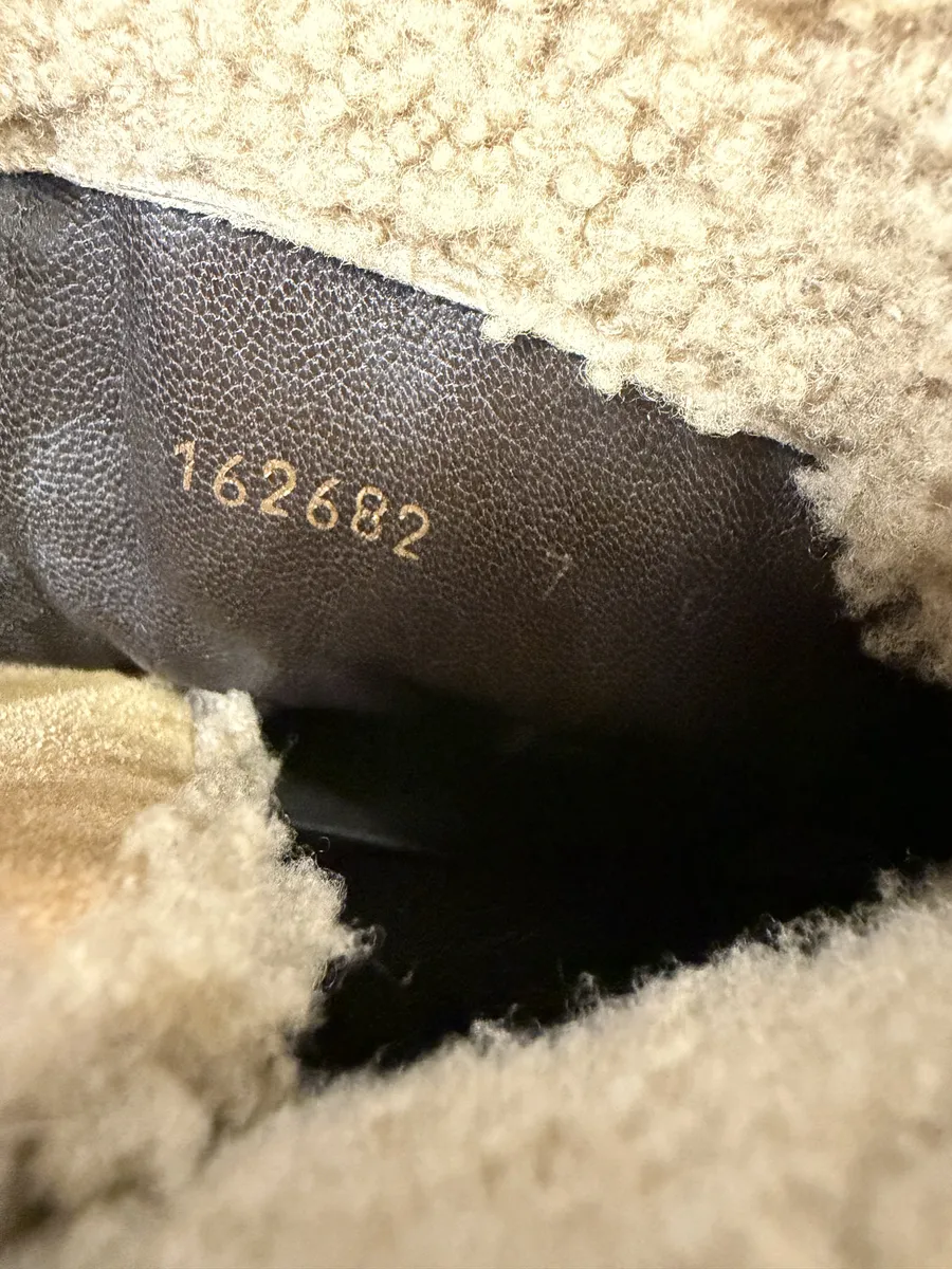 2000s Gucci Beige & Brown Shearling Boots - Image 8