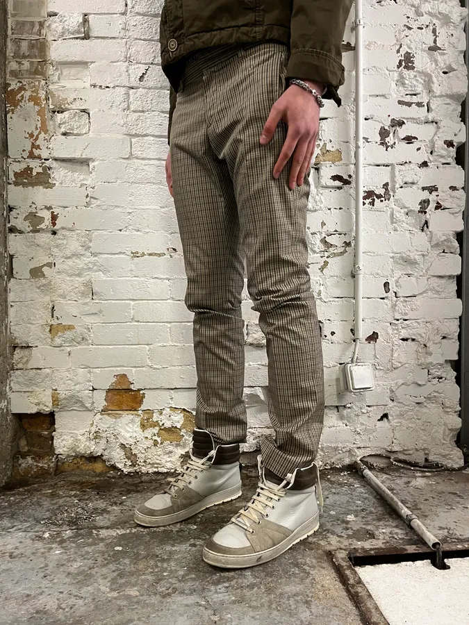 2000s Gucci Beige Classy Checkered Tailored Pants - Image 3