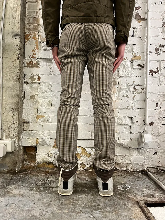2000s Gucci Beige Classy Checkered Tailored Pants - Image 4
