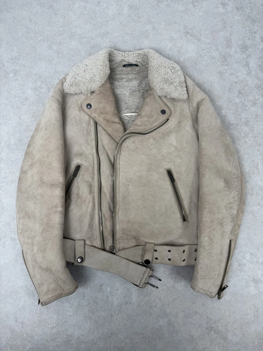 2000s Gucci Beige Shearling Asymmetrical Leather Jacket - Image 4