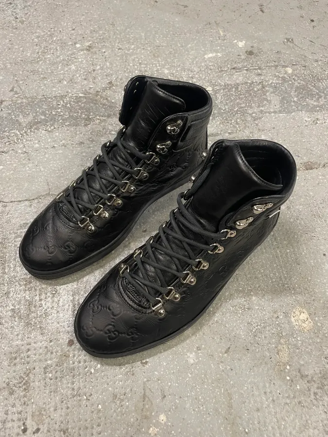2000s Gucci Black High Leather Monogram Shoes - Image 3