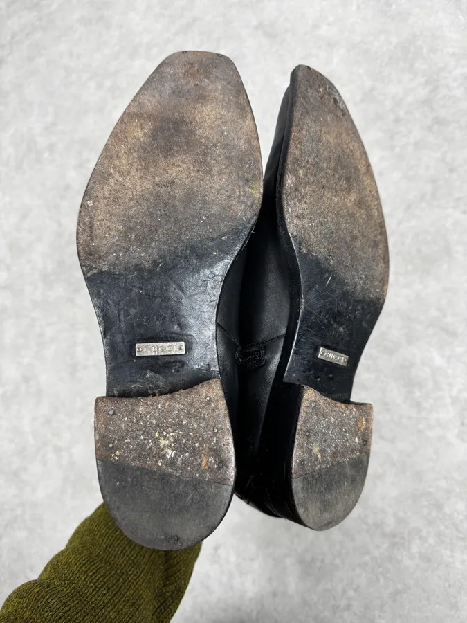 2000s Gucci Black Leather Minimalist Boots - Image 8