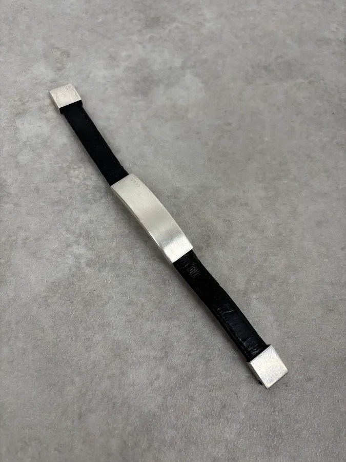 2000s Gucci Black Leather Silver Grey Avant-Garde Bracelet - Image 4
