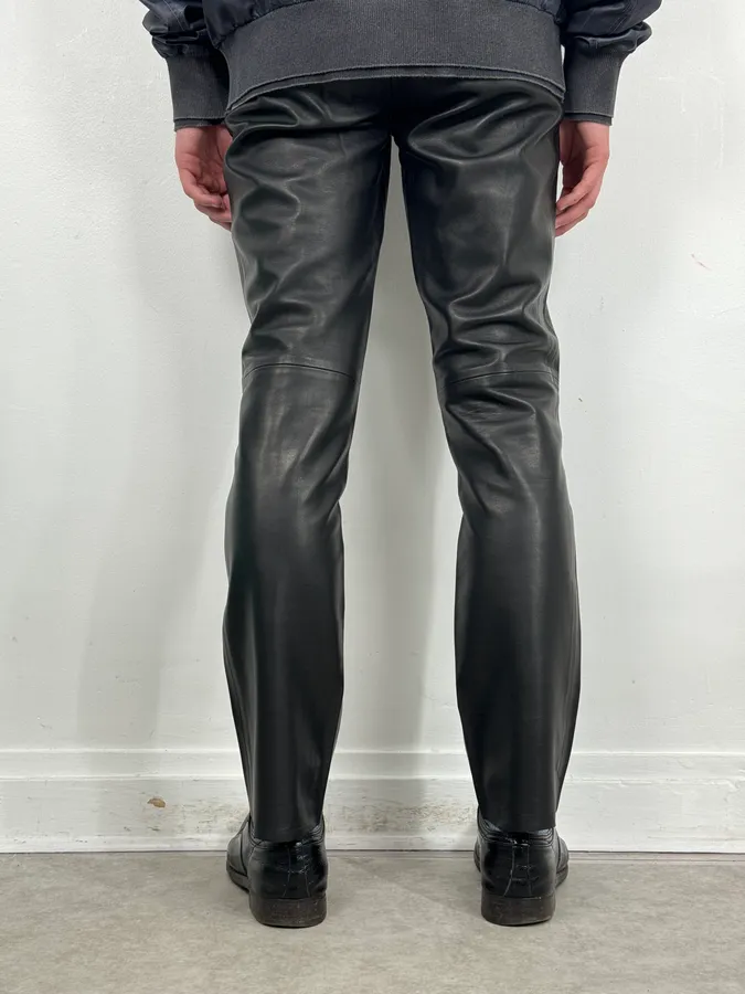 2000s Gucci Black Minimalist Leather Slim Pants by Tom Ford - Image 4