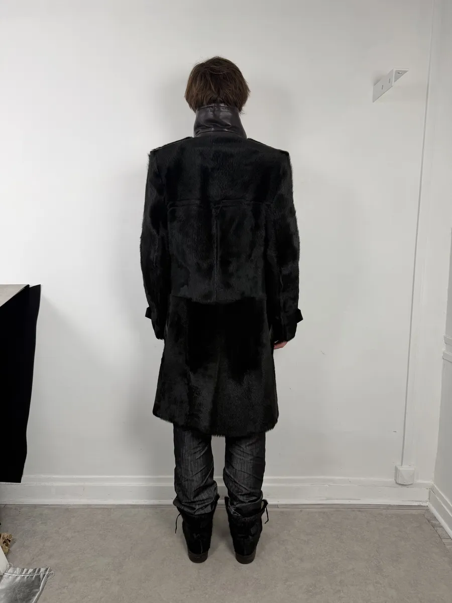2000s Gucci Black Premium Fur Long Royal Coat - Image 4
