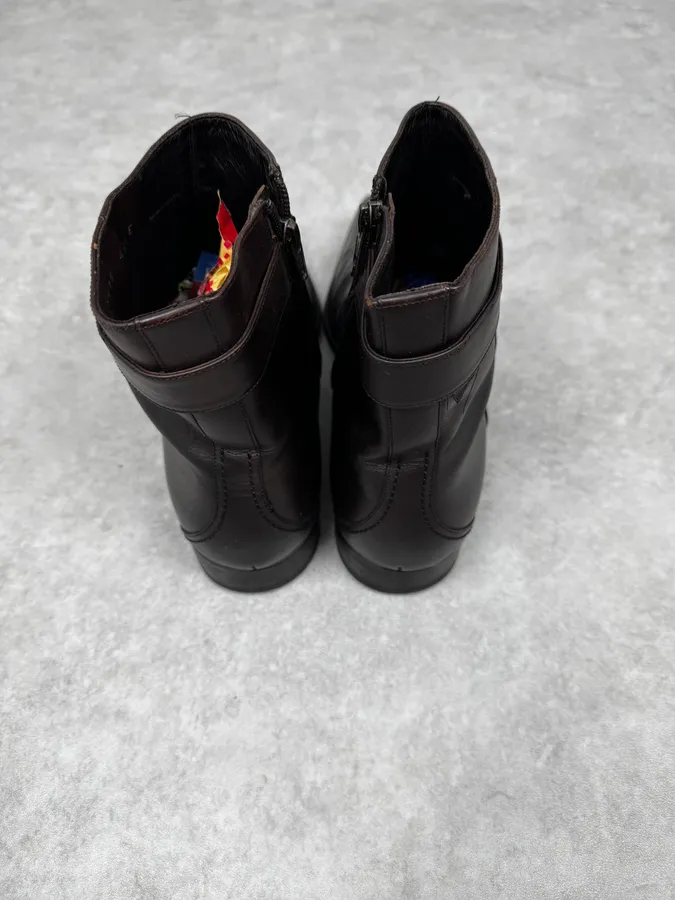 2000s Gucci Brown Classy Leather Boots - Image 5