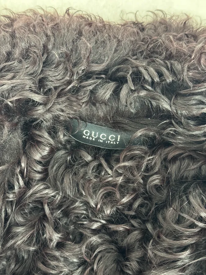 2000s Gucci Brown Shearling Leather Buttoned Jacket - Image 10
