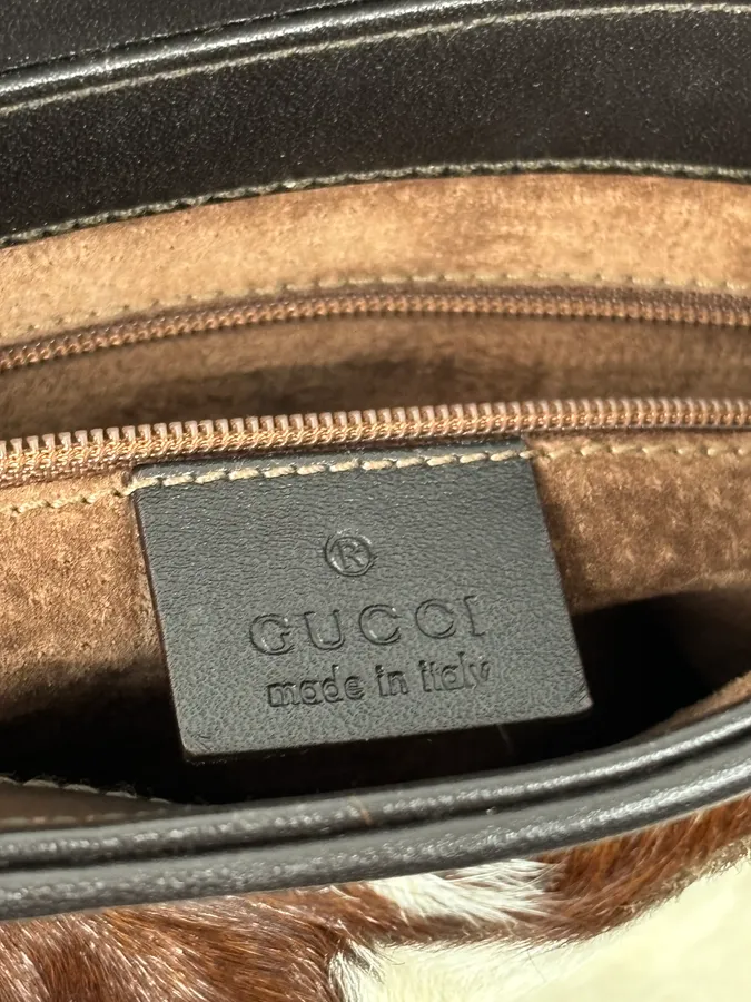 2000s Gucci Creamy Fur Cowhide Effect Shoulder Bag - Image 15