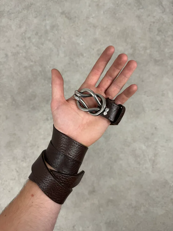 2000s Gucci Curved Brown Leather Belt - Image 2
