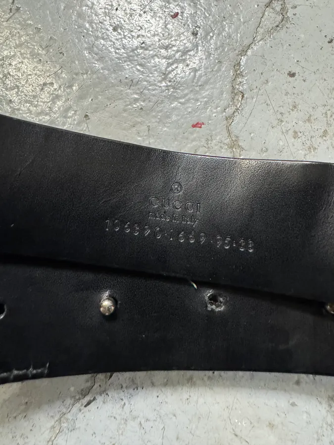 2000s Gucci Double G Black Leather Belt - Image 5
