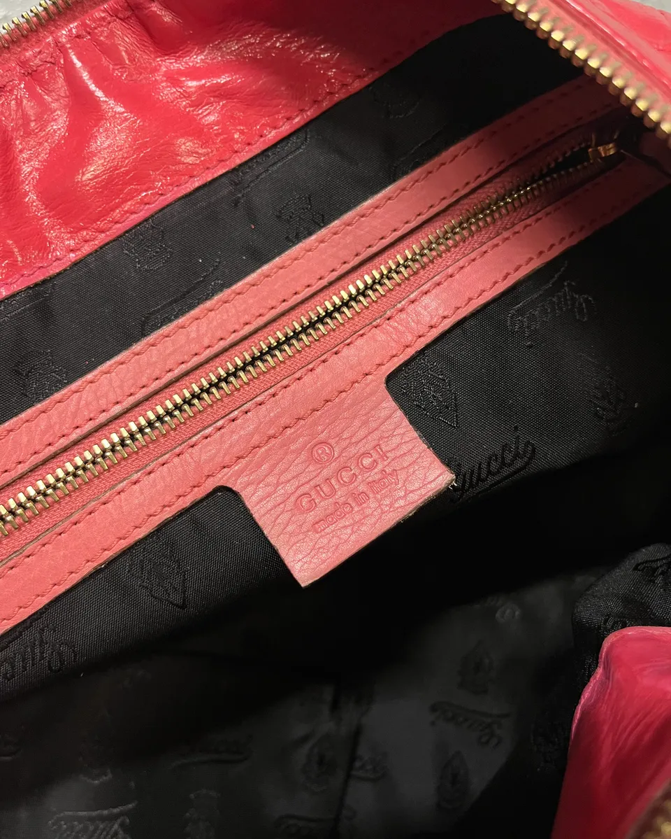 2000s Gucci Pink Leather Hysteria Babouska Handle Bag by Frida Giannini - Image 9