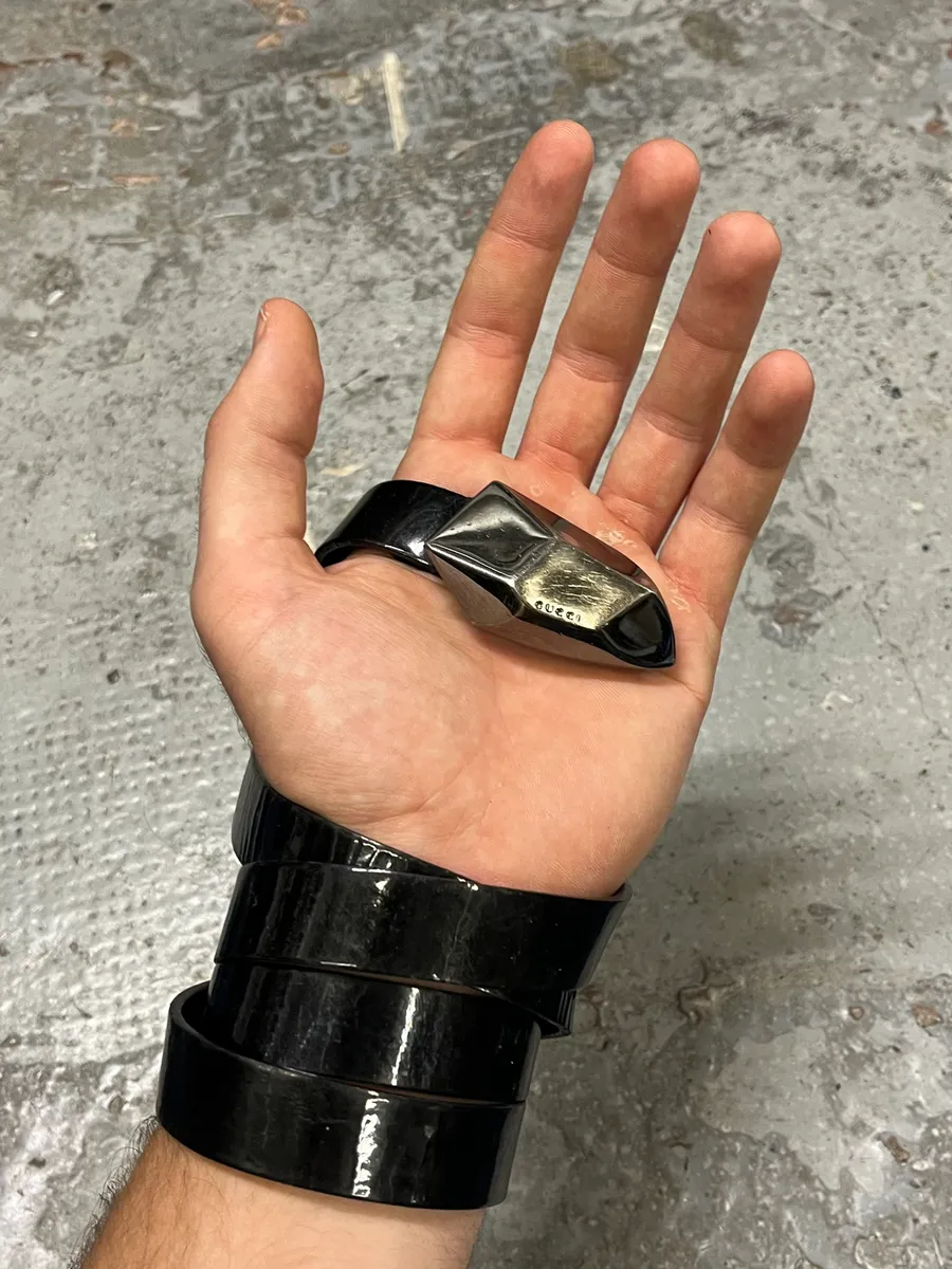 2000s Gucci Stone Buckle Black Leather Belt