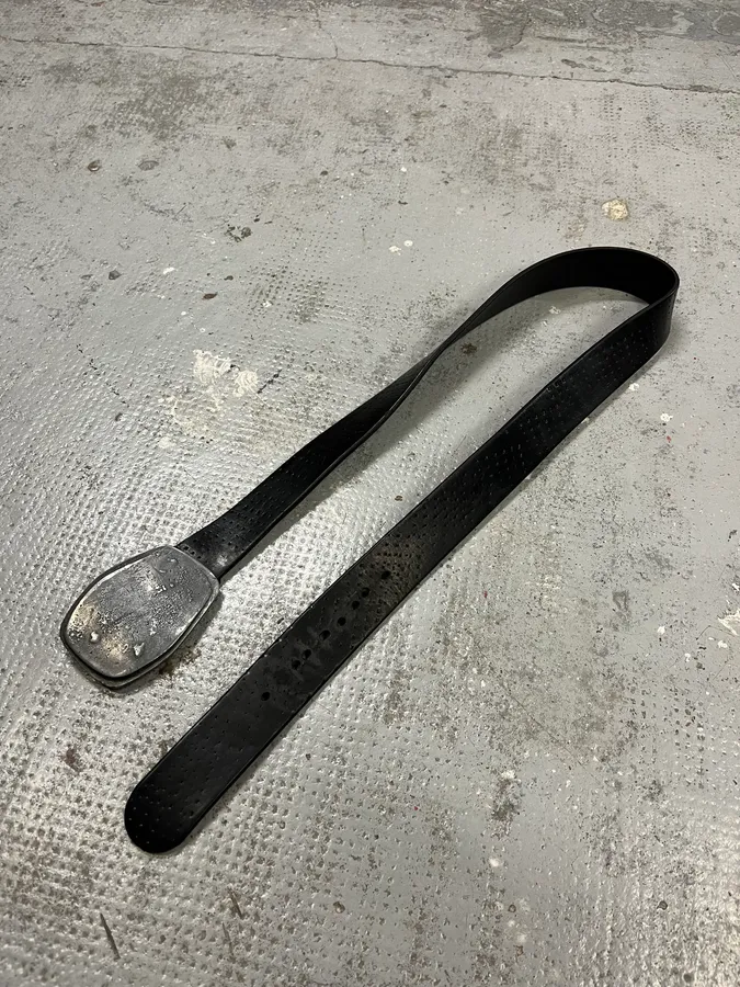 2000s Iceberg Moon Buckle Black Leather Belt - Image 3