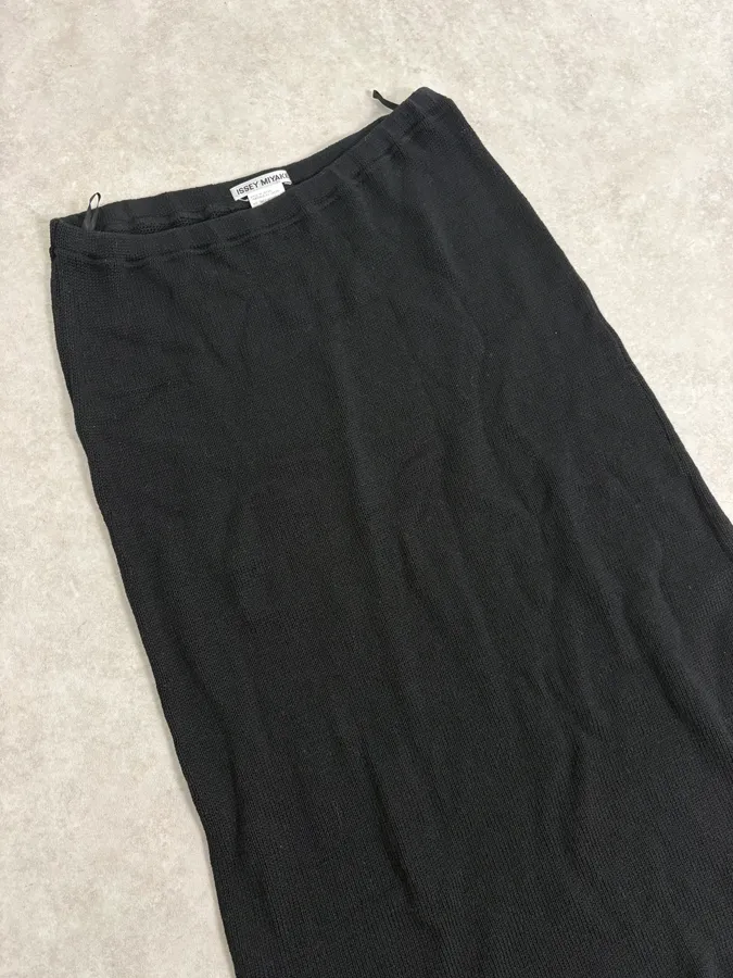 2000s Issey Miyake Black Pleated Dress - Image 5