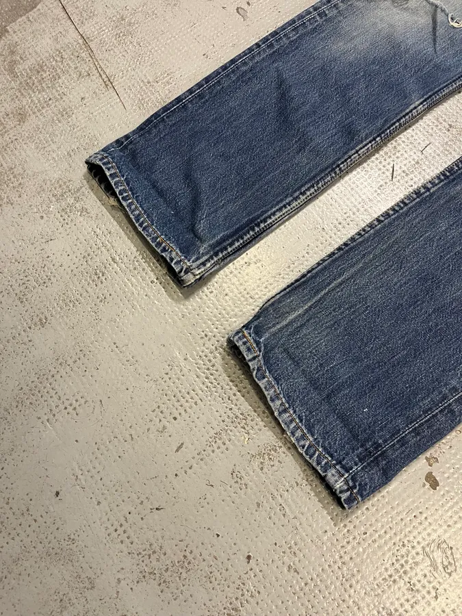 2000s Levis 501 Blue Distressed 501 Denim Jeans - Image 6