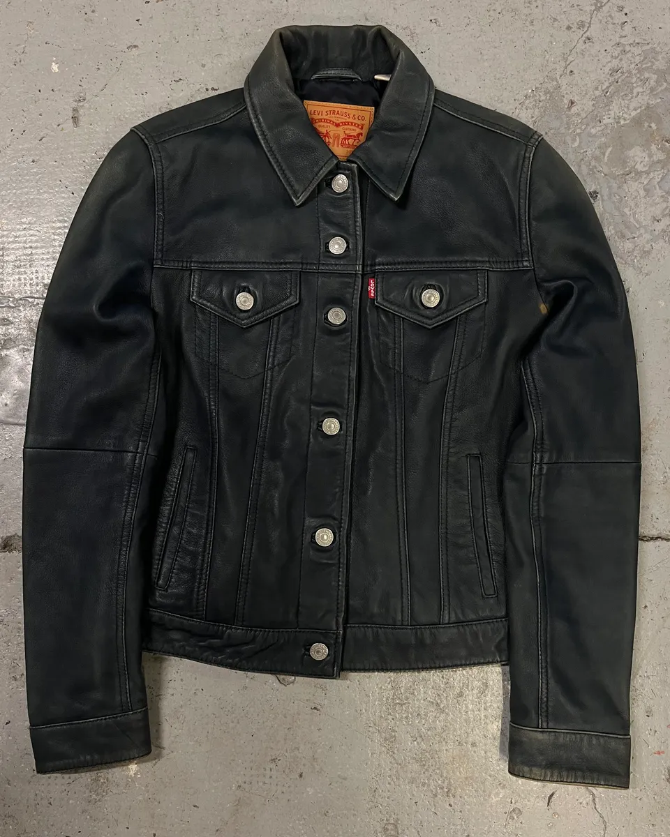 2000s Levis Black Leather Trucker Jacket