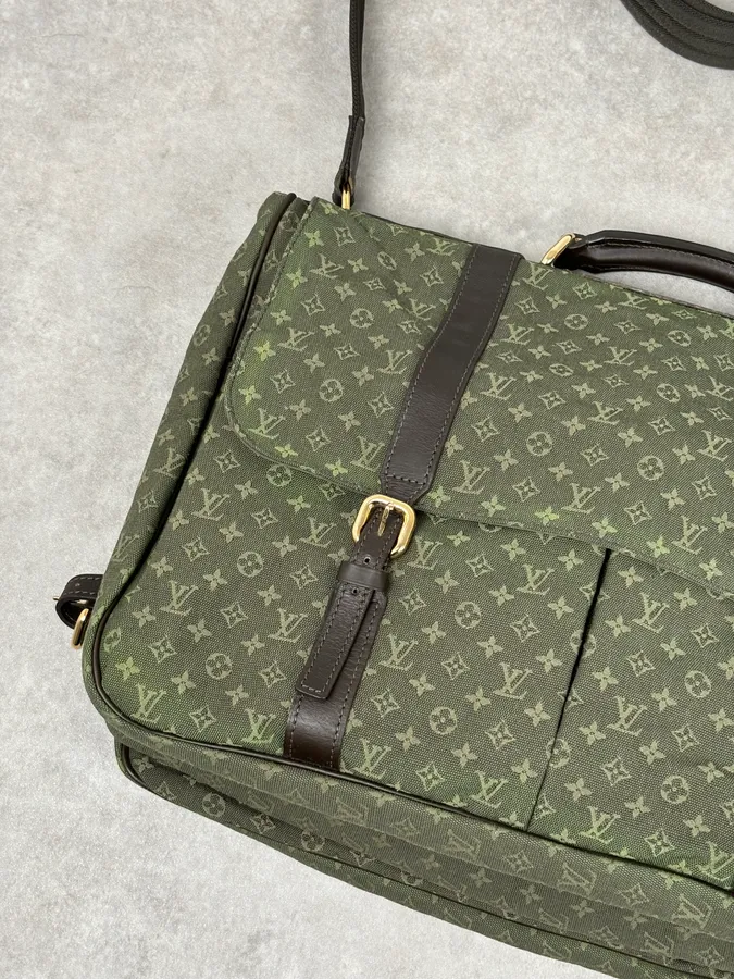 2000s Louis Vuitton Khaki Green Canvas Monogram Messenger Bag - Image 4