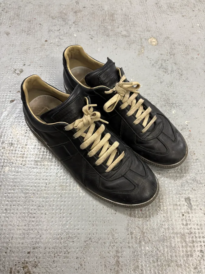 2000s Maison Margiela Black Leather Replica Low-Top Sneakers - Image 3