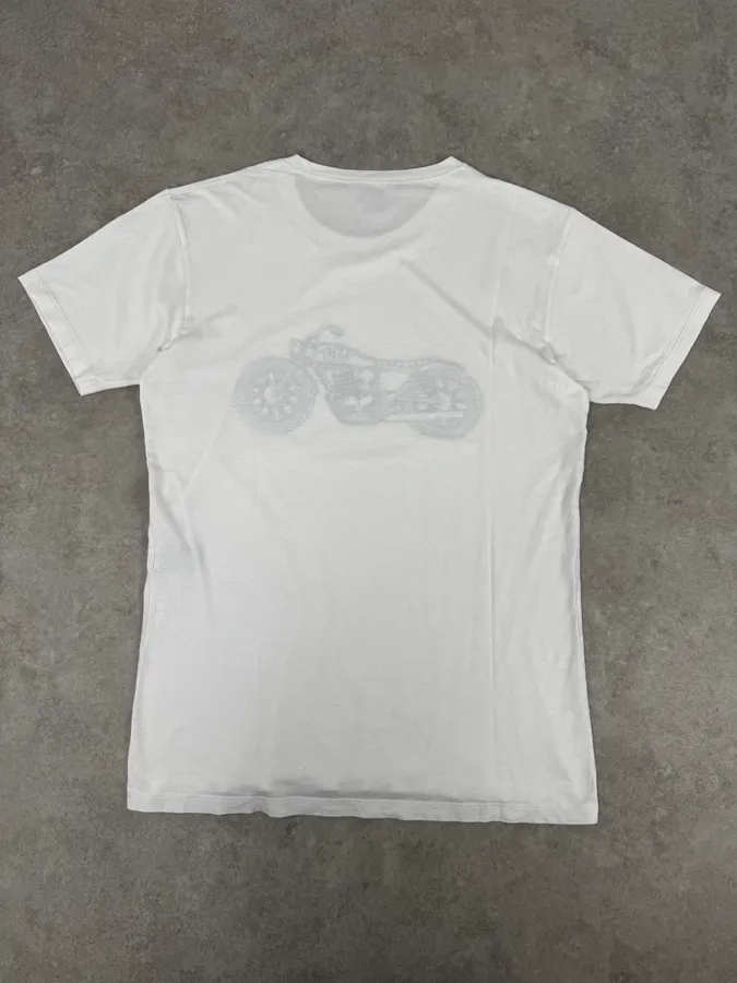 2000s Marc Jacobs White Motorcycle T-Shirt - Image 4