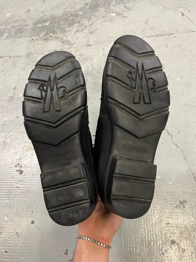 2000s Moncler Black Suede Leather Puffer Boots - Image 7