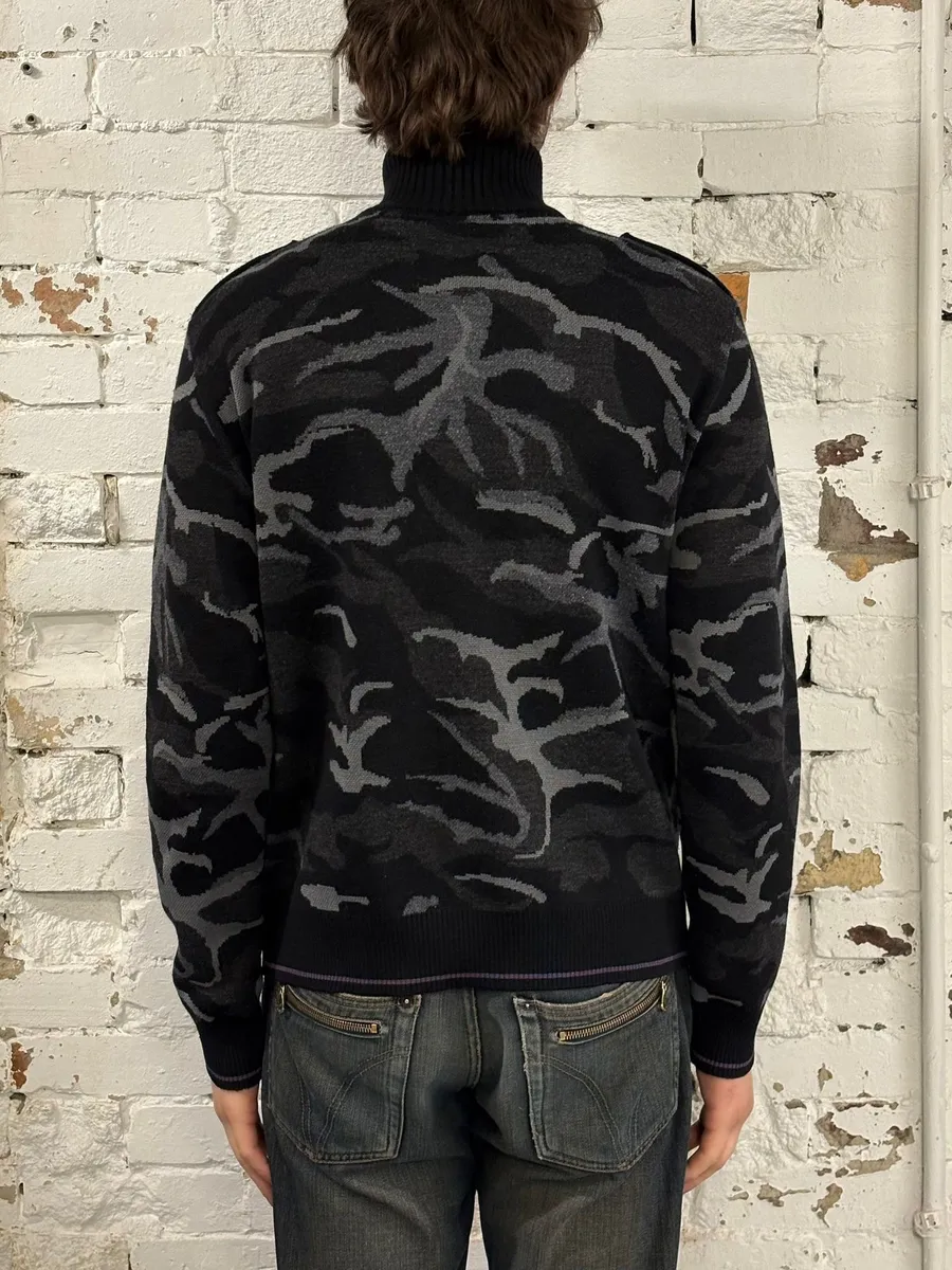2000s Moschino Black & Camo Zip-up Sweater - Image 4