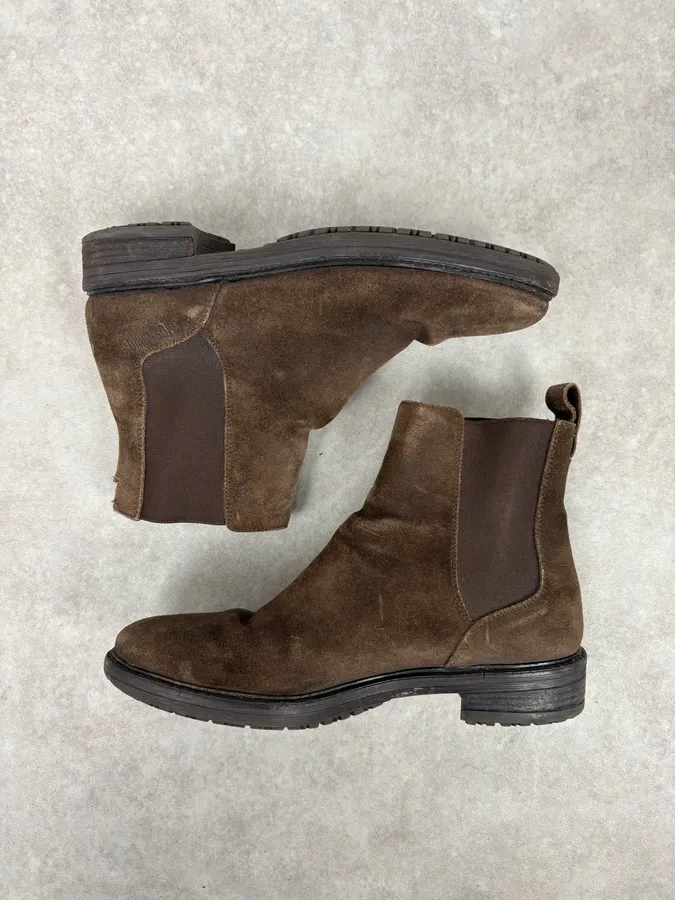 2000s Moschino Brown Suede Leather Boots - Image 4