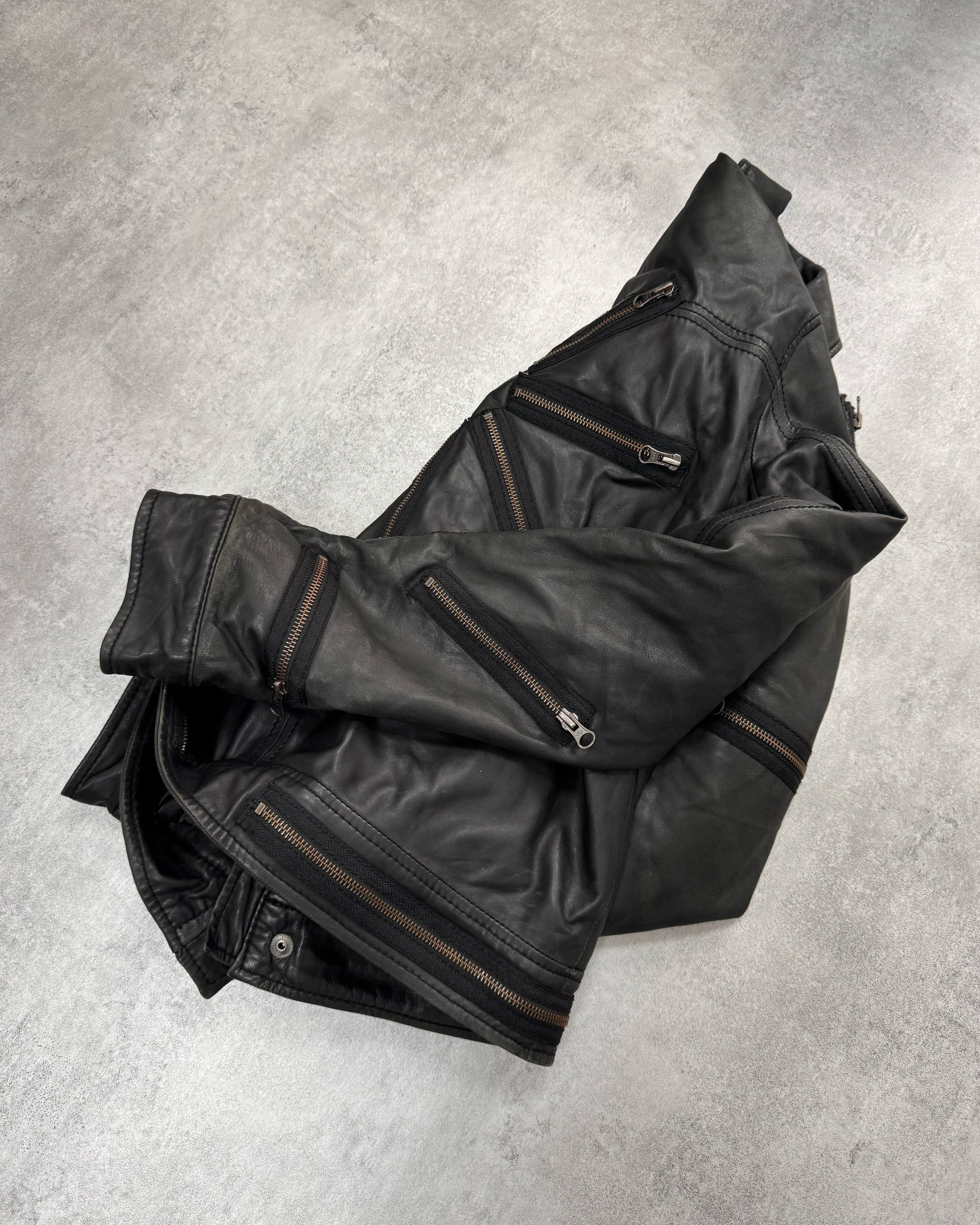 2000s Moschino Circular Zip Elevation Leather Jacket (M) - Image 5