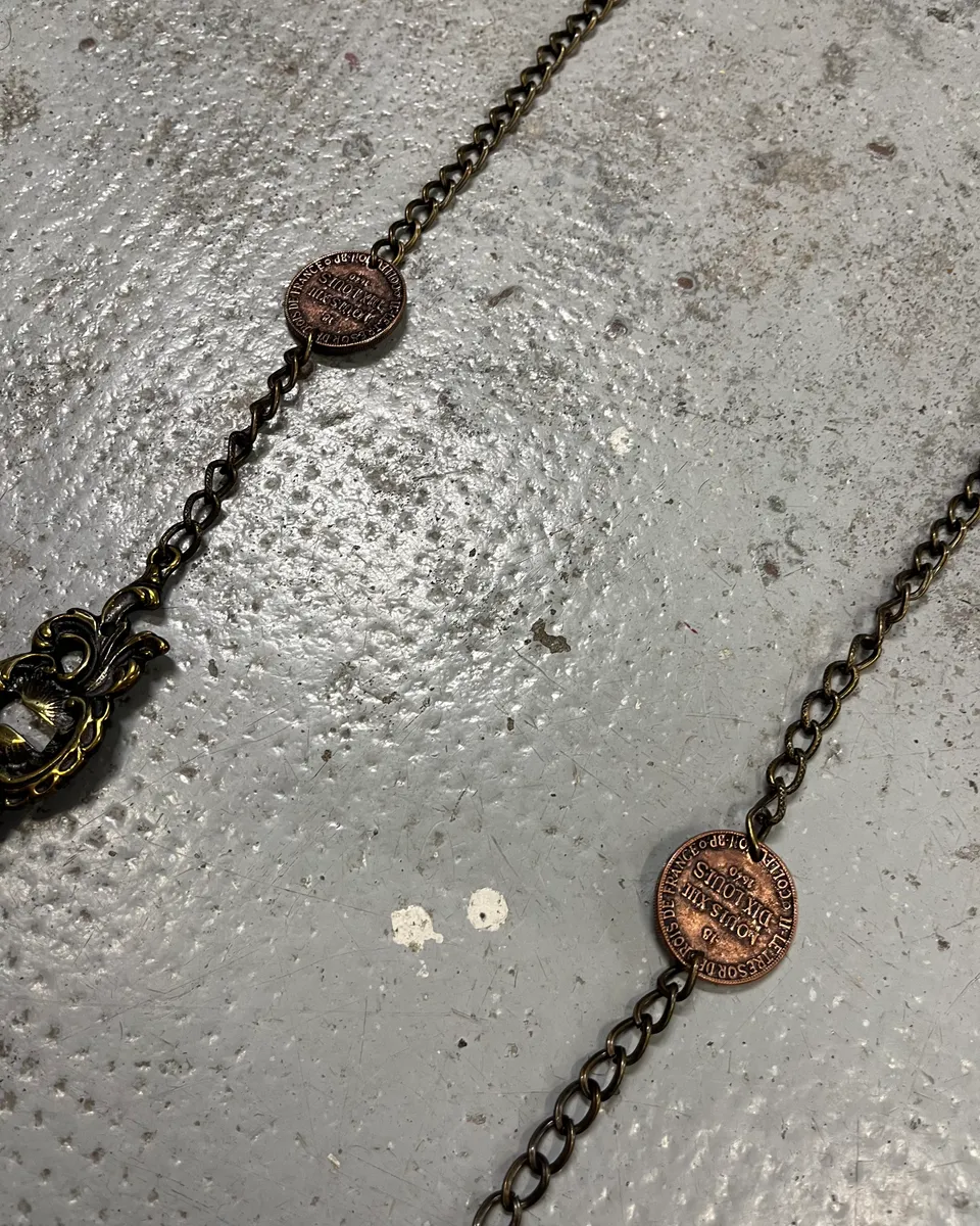 2000s Moschino Gold Metal Lock Charm Chain Necklace - Image 5