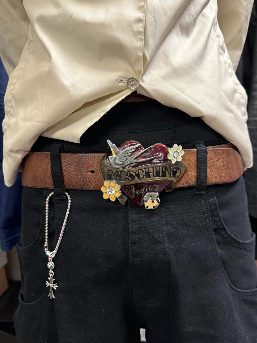2000s Moschino Love Heart Brown Leather Belt - Image 2