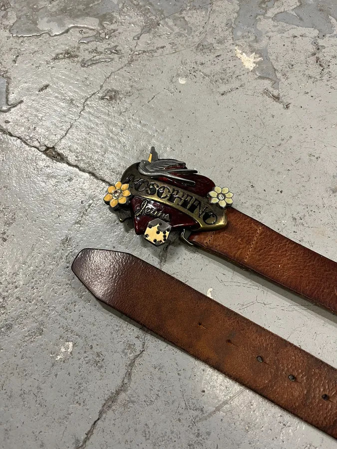 2000s Moschino Love Heart Brown Leather Belt - Image 4