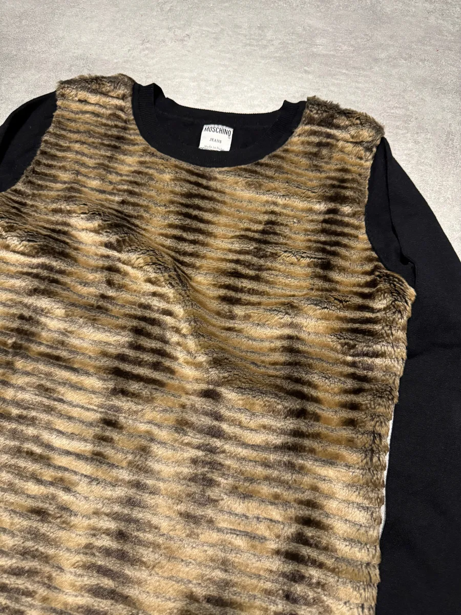 2000s Moschino Natural Faux-Fur Black Sweater - Image 2