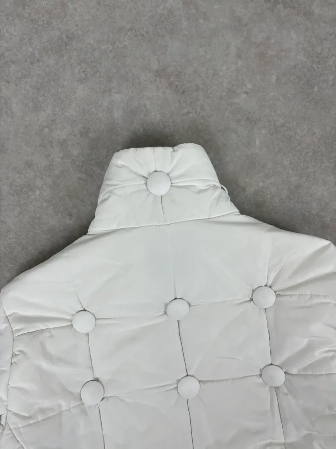 2000s Moschino White Cozy Puffer Jacket - Image 6